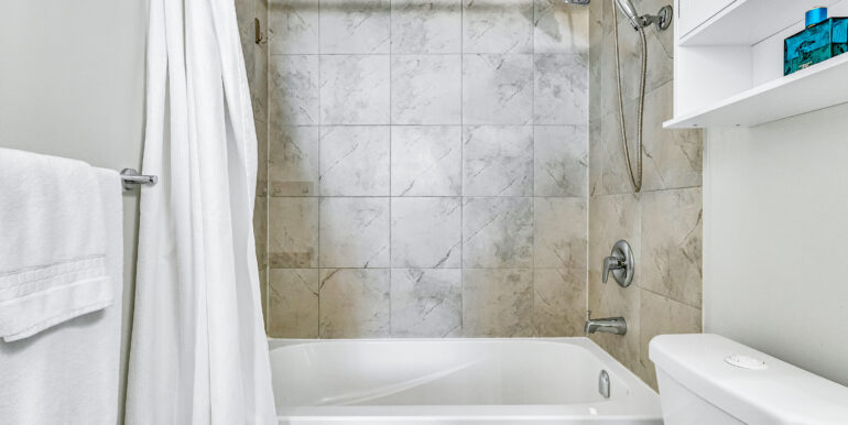 035_Master Ensuite